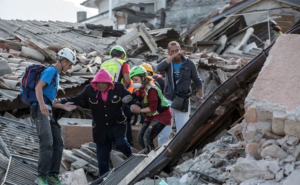 Cifra de muertos por terremoto en Italia sube a 267