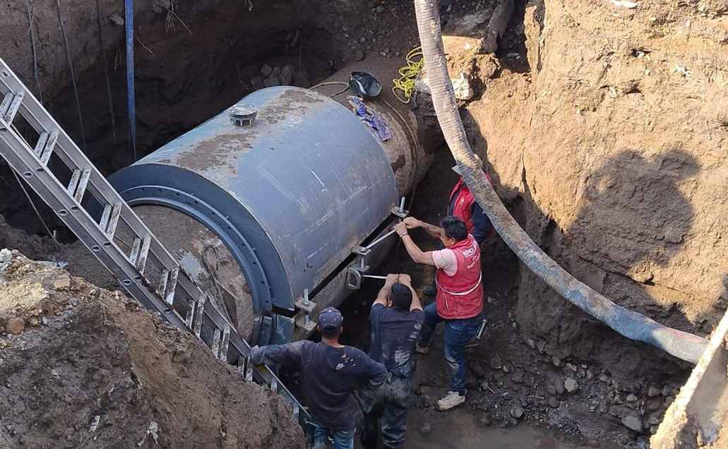 Se registra fuga de agua en el Estado de México; autoridades estatales atienden la emergencia