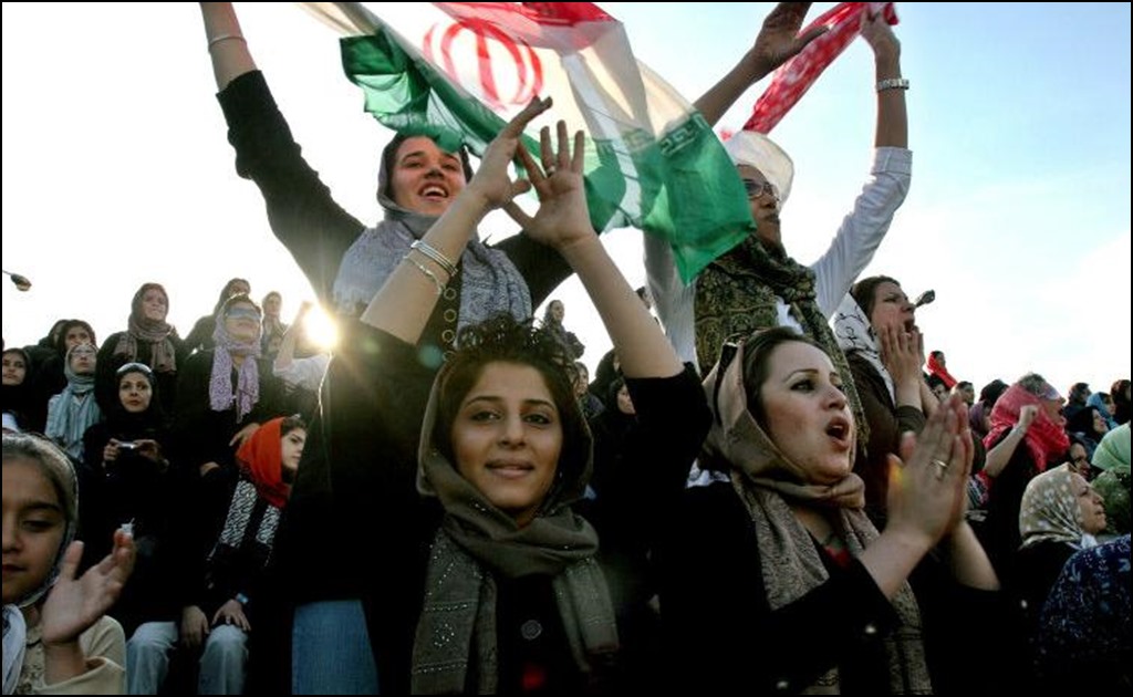 Hombres y mujeres verán por primera vez juntos un partido de futbol en Teherán