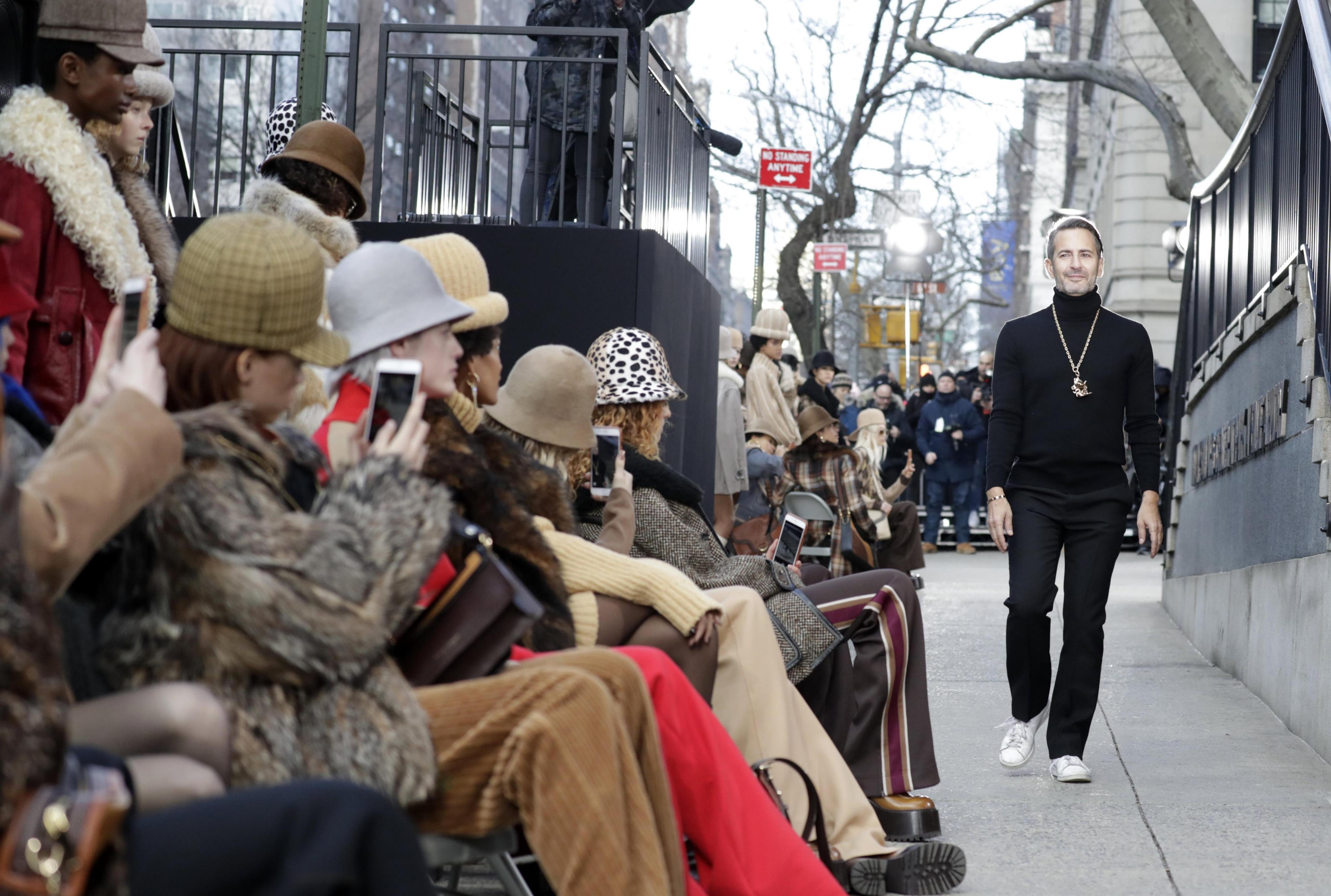  Marc Jacobs cierra Semana de la Moda de Nueva York en la calle