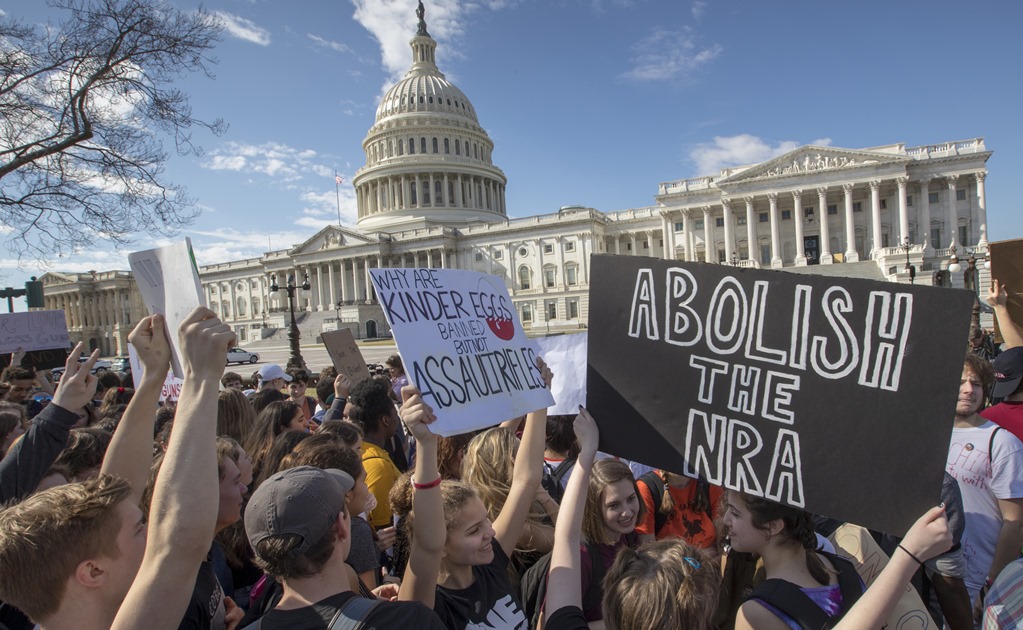 "Es hora de actuar", piden sobrevivientes de tiroteo en Florida a legisladores