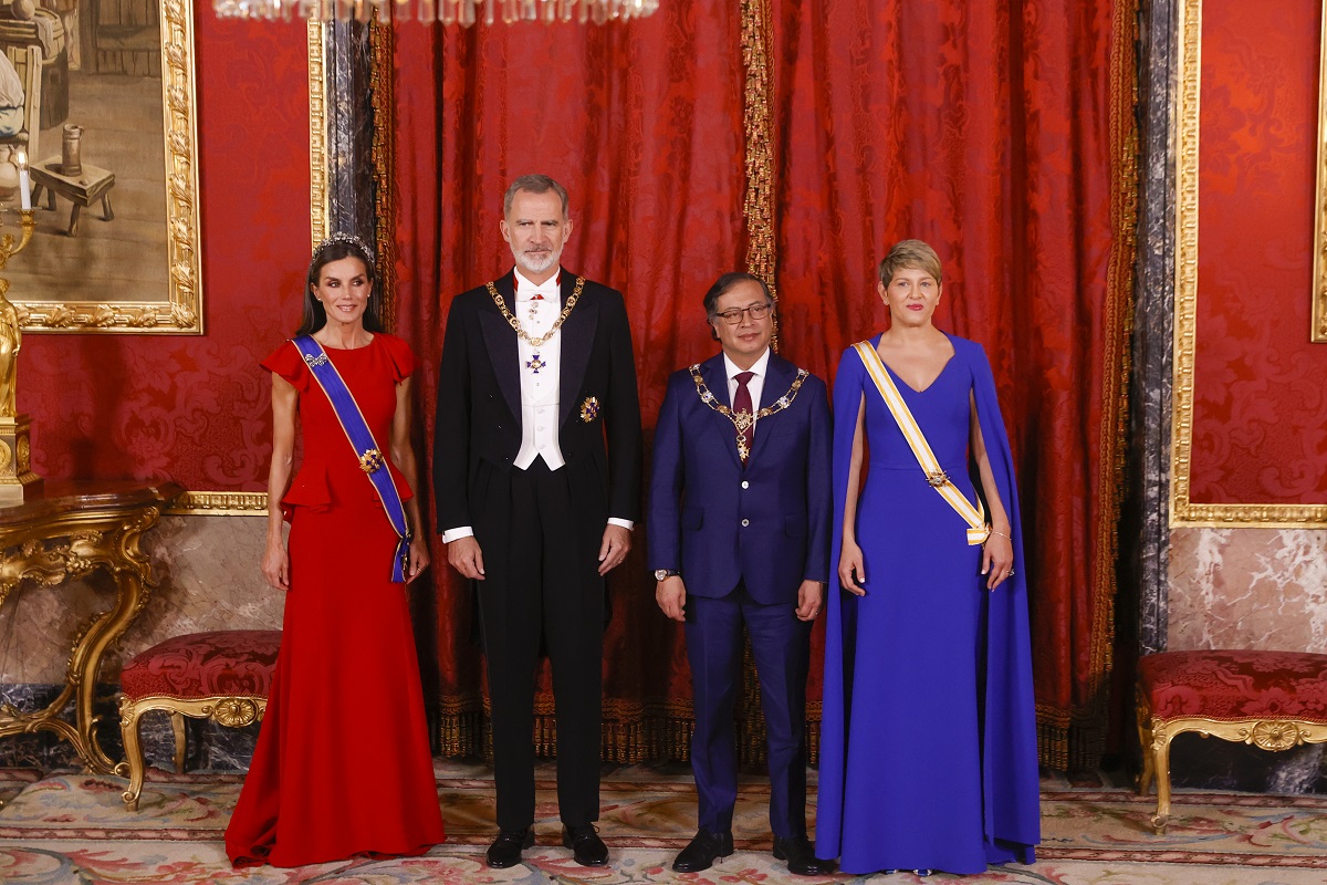 Gustavo Petro rompe el protocolo y rechaza usar frac en cena de gala con los reyes de España. ¿Por qué?