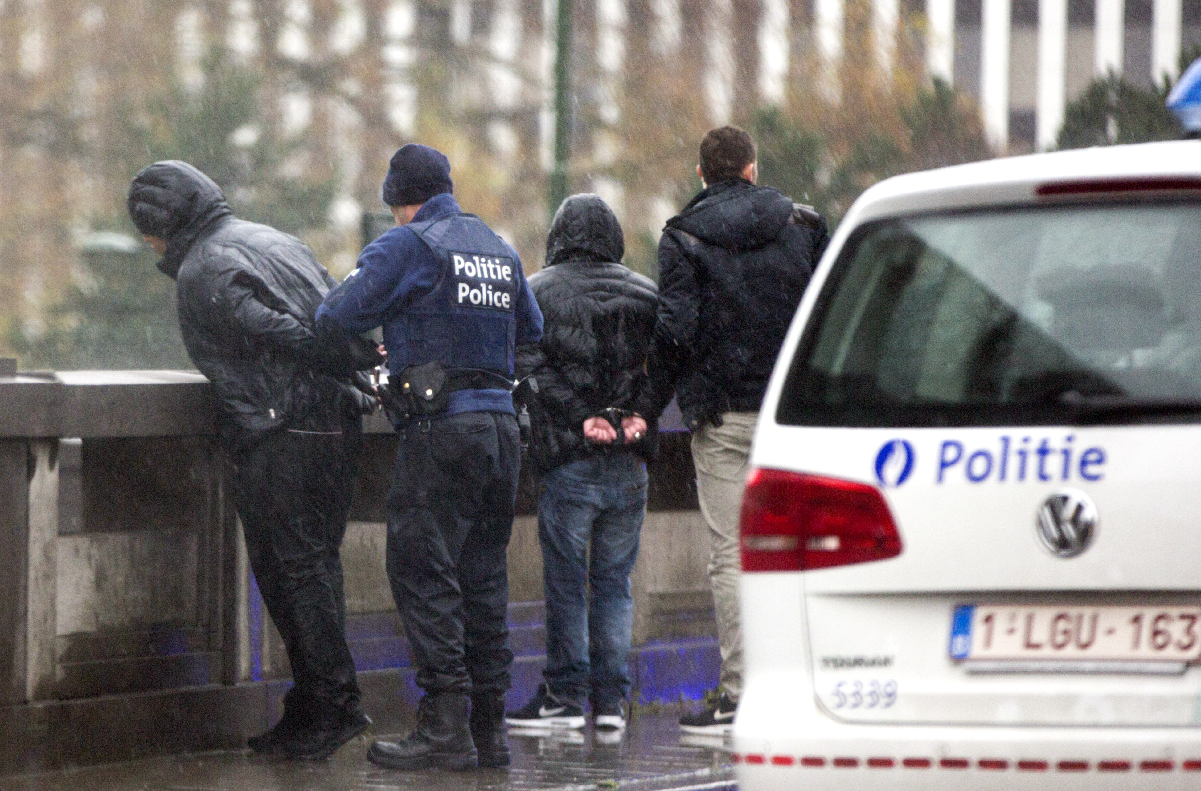 Hallan armas en domicilio de acusado por atentados en París