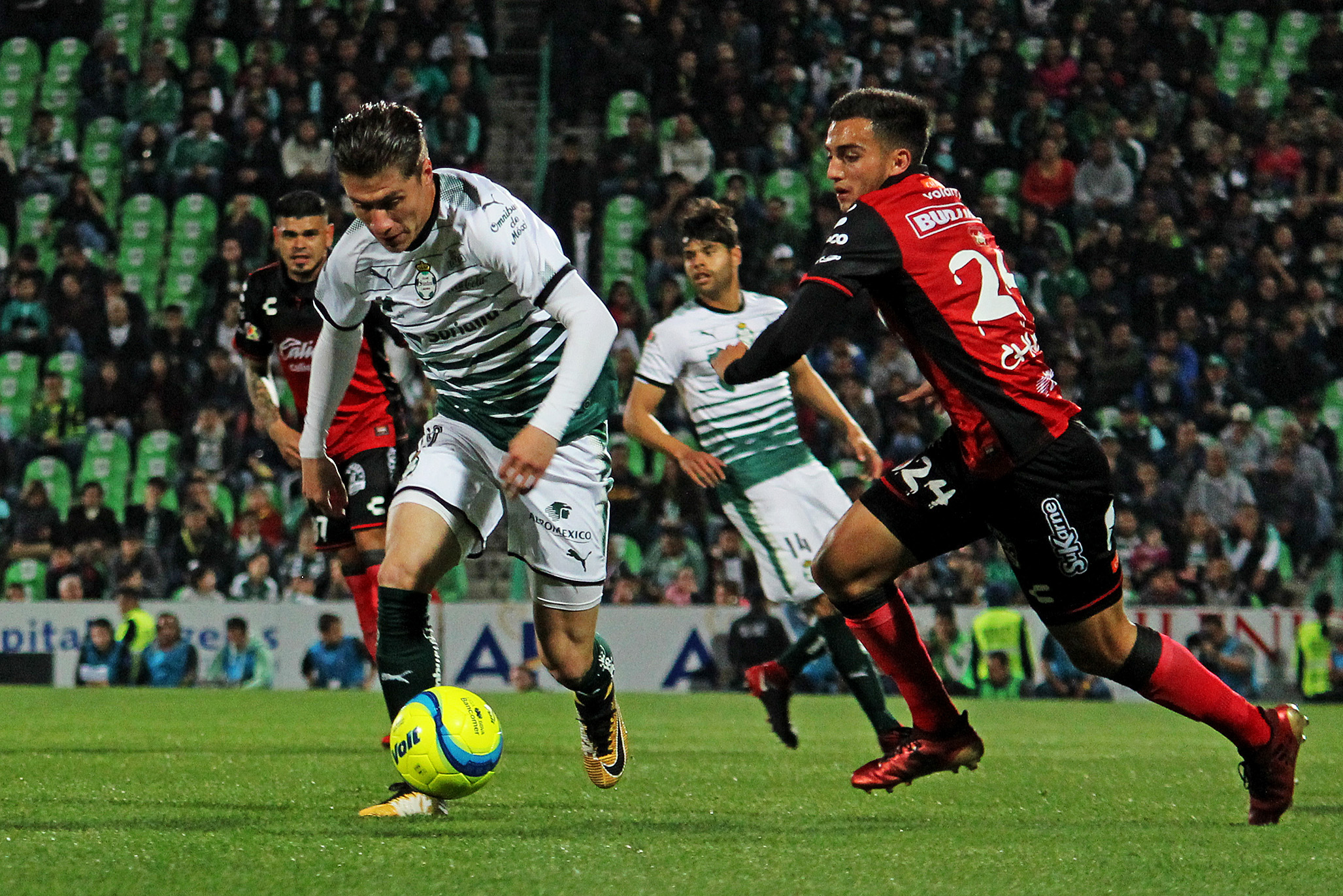 Santos y Tijuana aburren en empate a cero