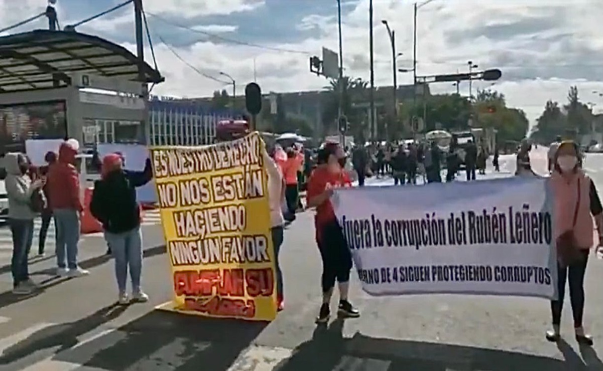 Pacientes del Hospital Rubén Leñero bloquean Avenida Insurgentes; exigen restablecer consultas