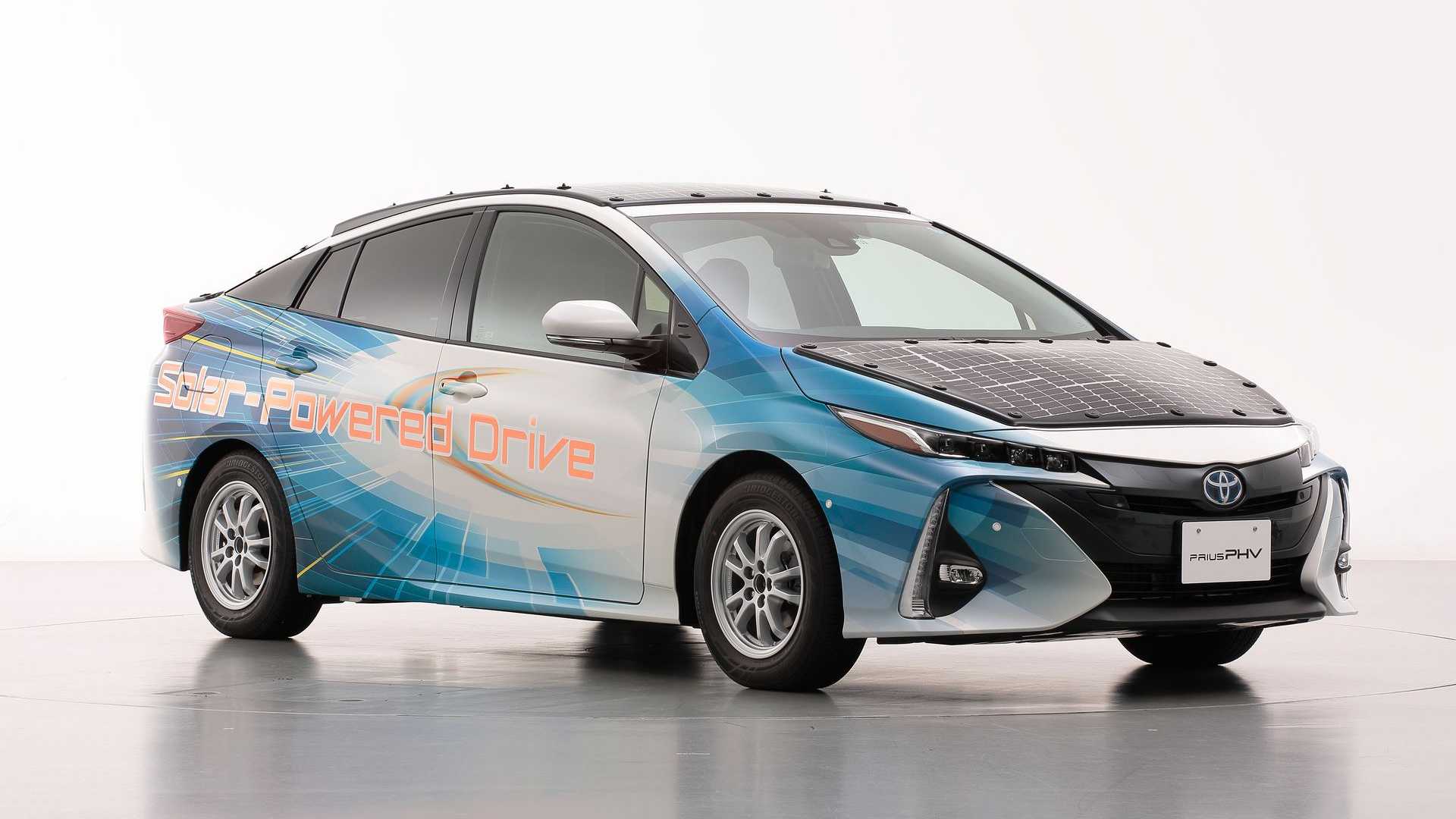 Toyota prepara Prius que funciona con paneles solares