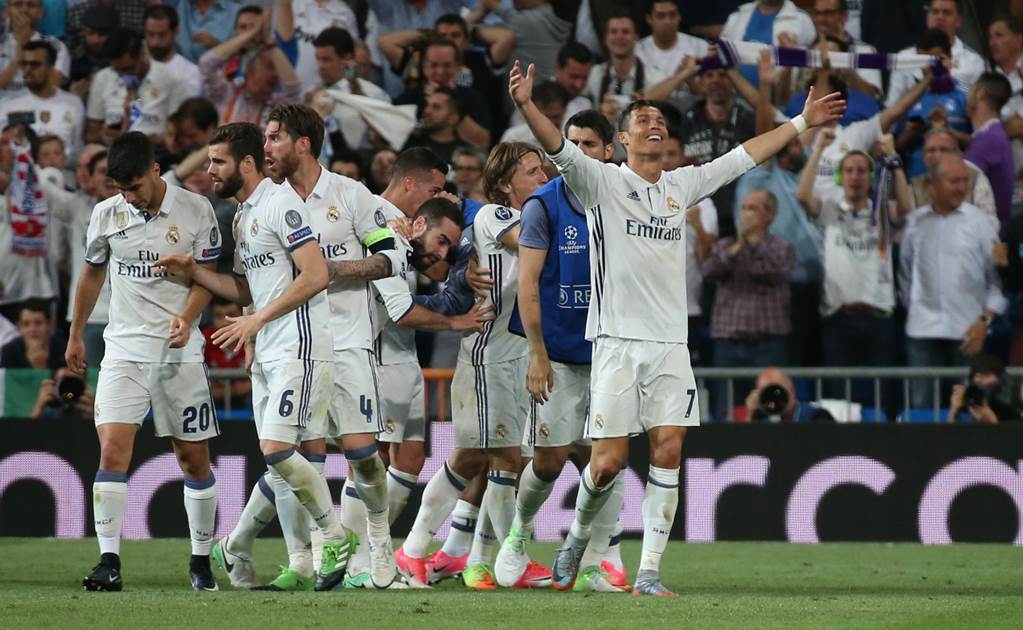 Triplete de Cristiano Ronaldo mete al Real Madrid en semifinales de la Champions