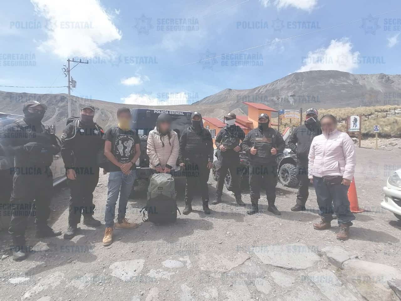Rescatan a tres personas extraviadas en inmediaciones del Nevado de Toluca