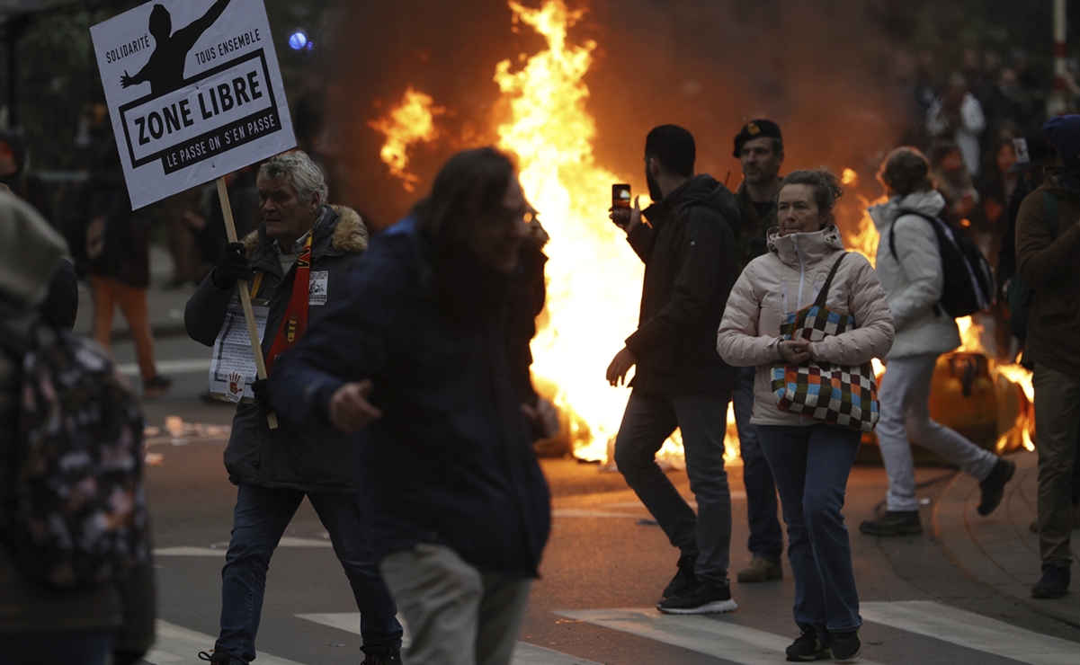 Termina en disturbios protesta en Bruselas contra restricciones antiCovid-19