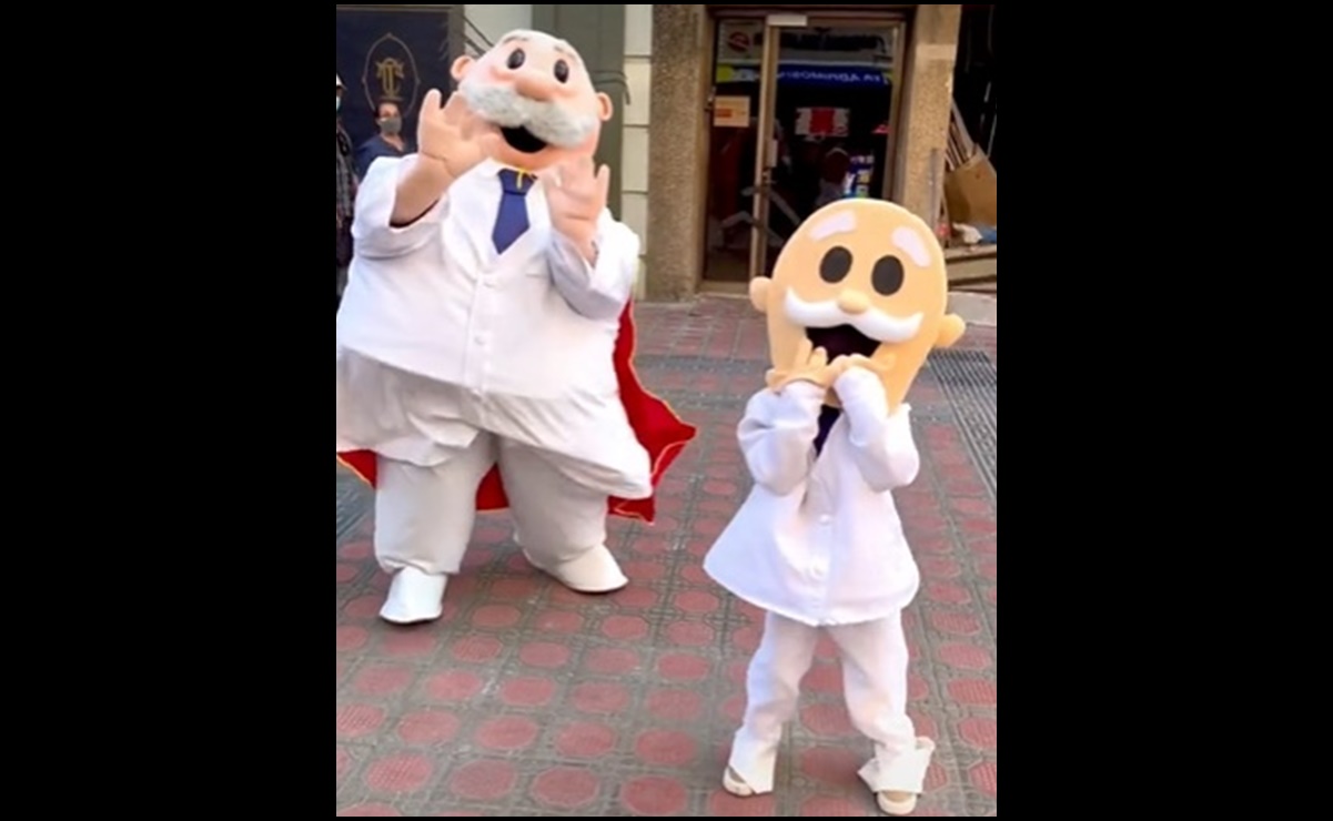 El Simi de Dr. Simi: niño causa sensación con disfraz de Halloween, VIDEO