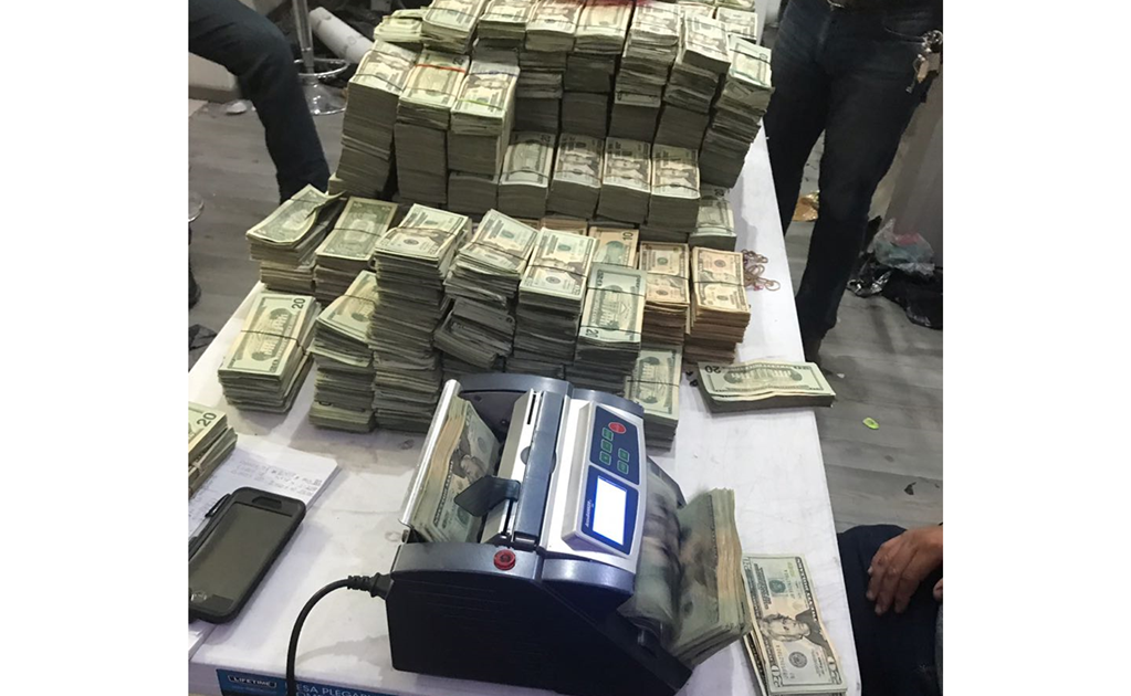 En Tamaulipas, decomisan armas, dinero y drogas escondidas en compartimiento secreto