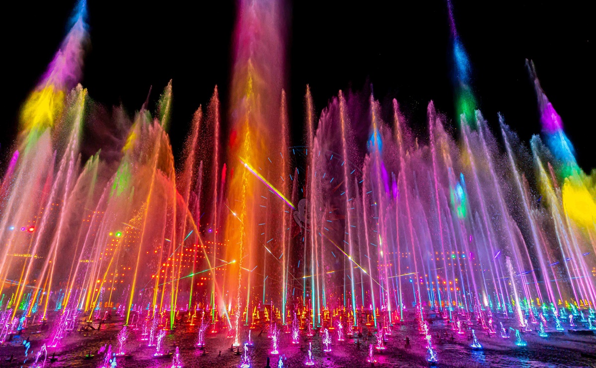 ‘World of Color – ONE’ ilumina el festejo de los 100 años de Disney
