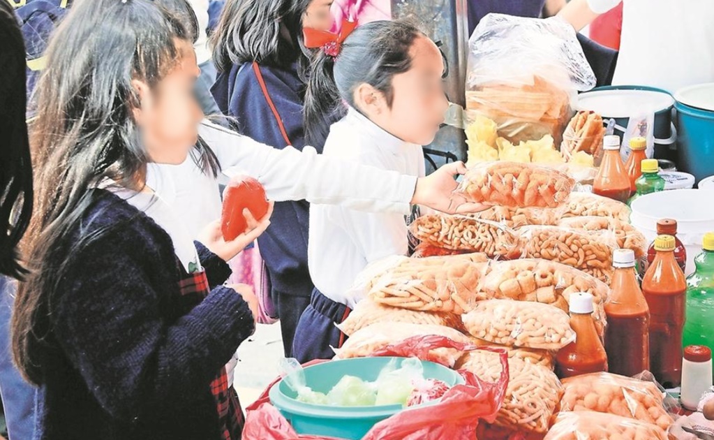 MC exhorta a SEP y Salud prohibir venta de comida chatarra en escuelas