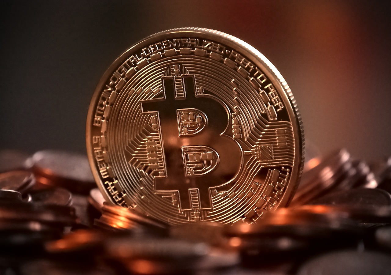 Bitcoin cae a su nivel más bajo desde febrero