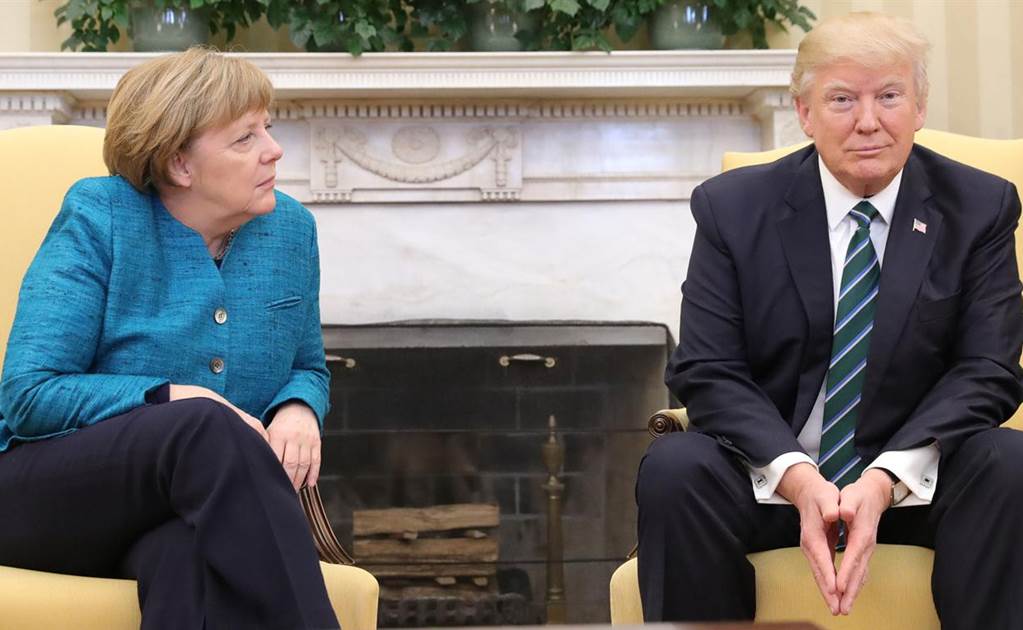 Donald Trump niega saludo a Merkel en momento incómodo en la Casa Blanca