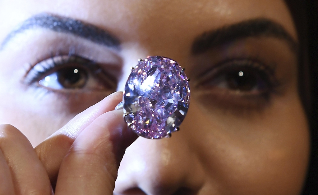 Sotheby's subastará diamante rosado en 60 millones de dólares