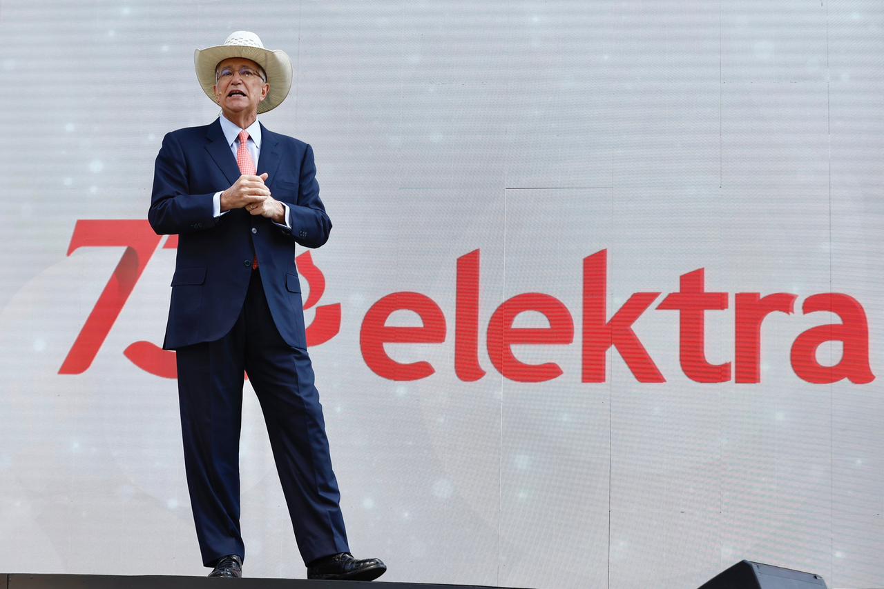 Elektra celebra 75 años de hacer historia junto a las familias mexicanas