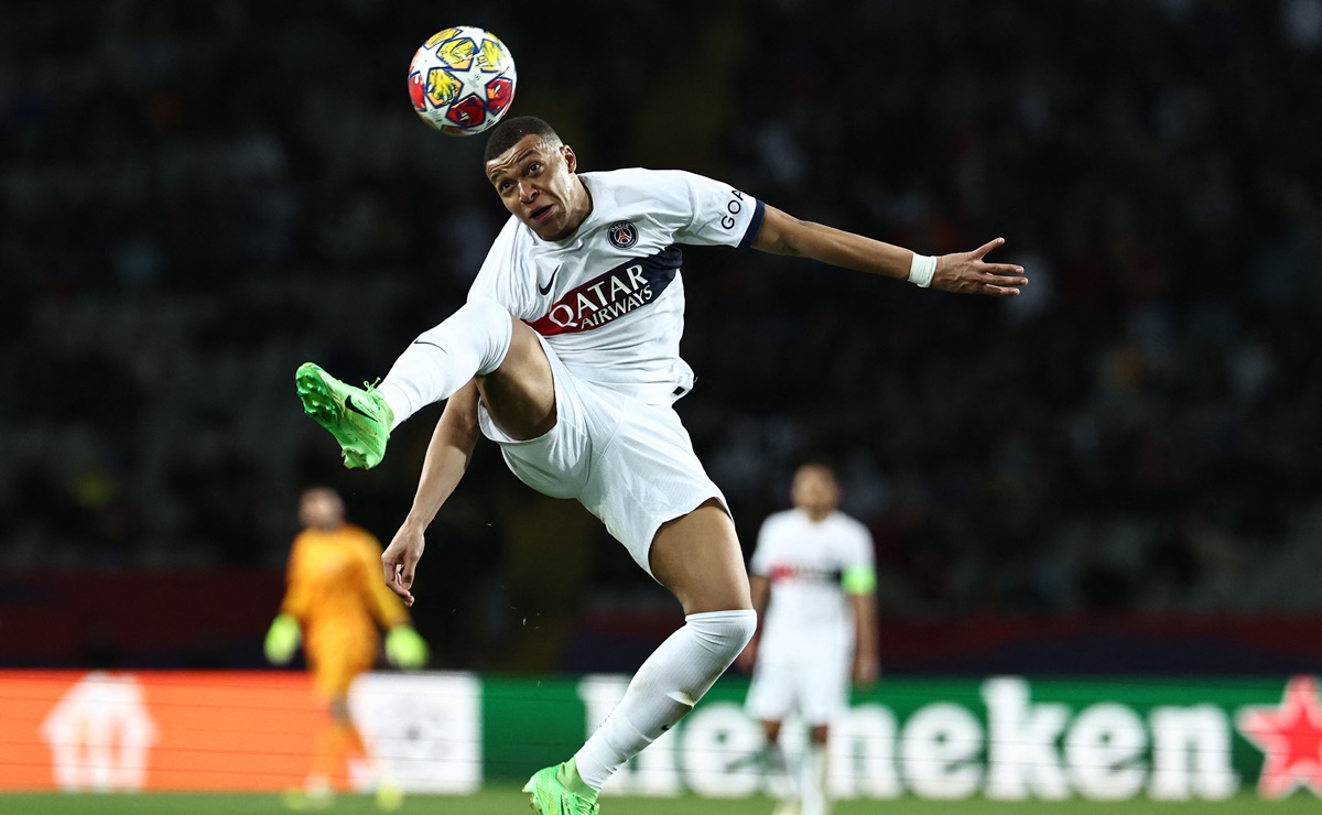 Mbappé se convierte en el héroe del PSG tras anotar dos de los cuatro goles contra el Barcelona