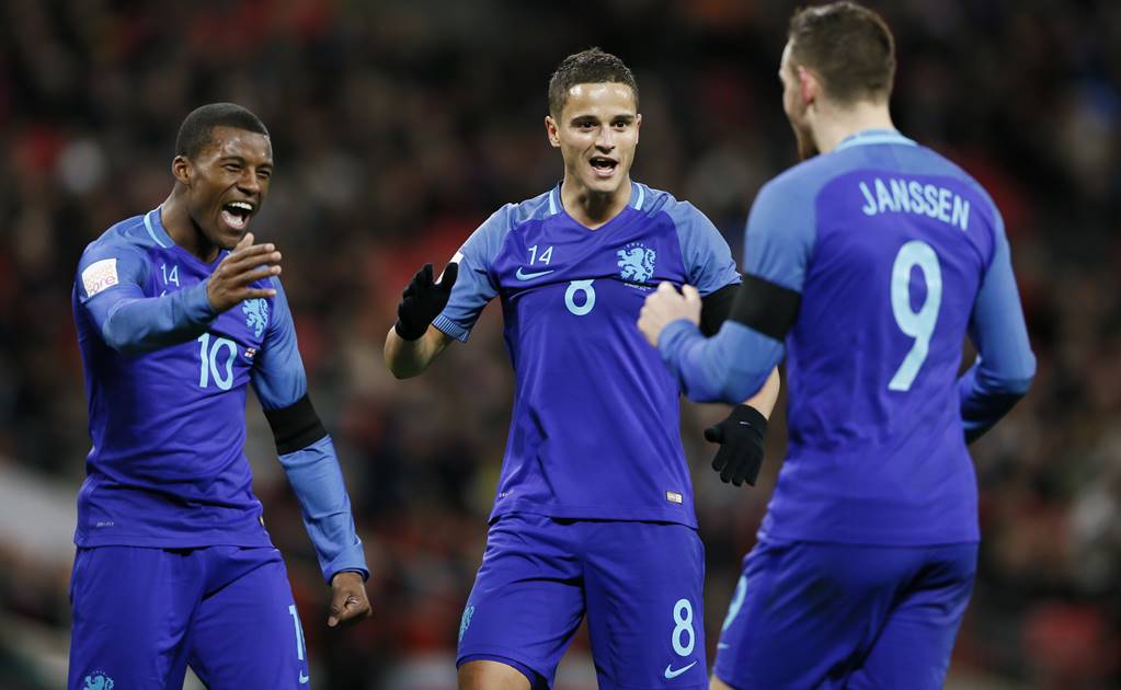 Holanda sorprende en Wembley a Inglaterra