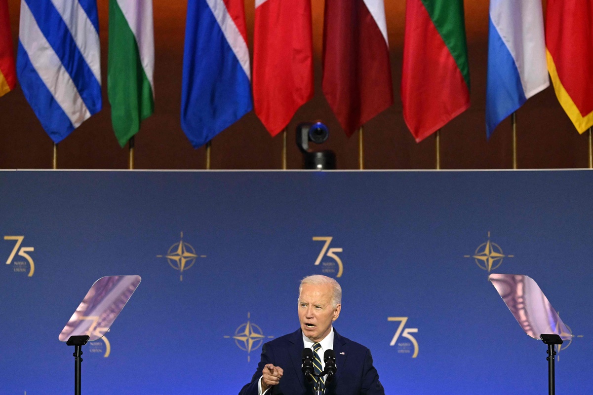 Biden anuncia que cinco países de la OTAN enviarán sistemas Patriot a Ucrania