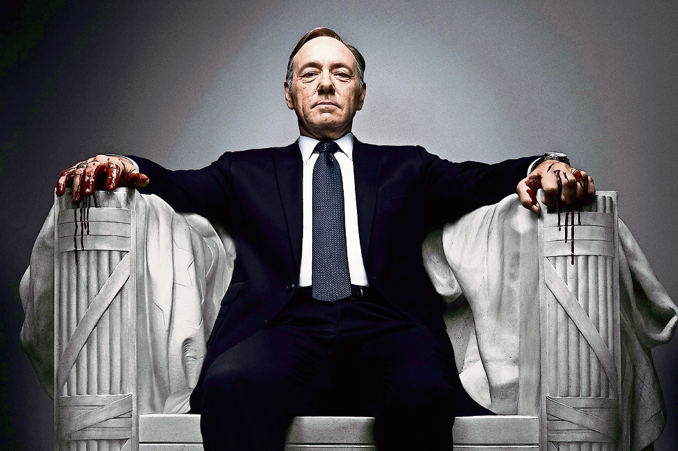 Revive Frank Underwood, personaje de Kevin Spacey en "House of Cards", y envía mensaje