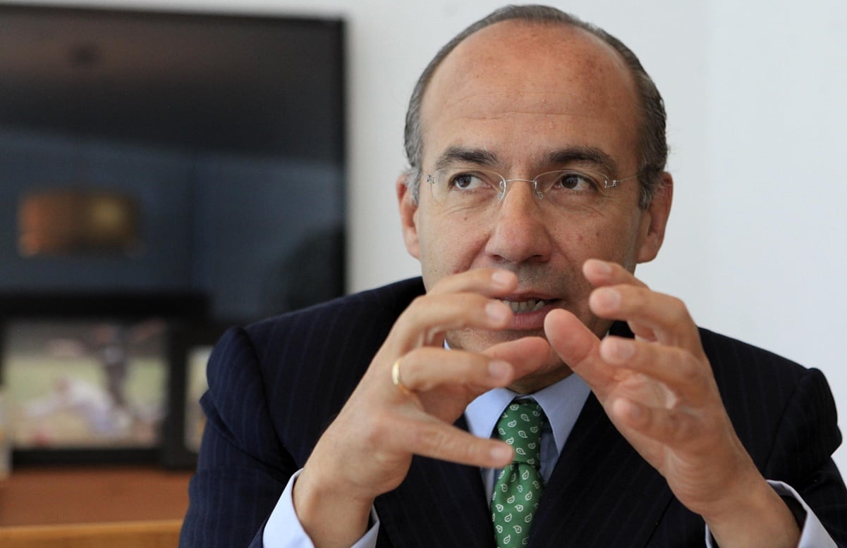 Calderón pide a AMLO cancelar eventos y posponer censo del Inegi