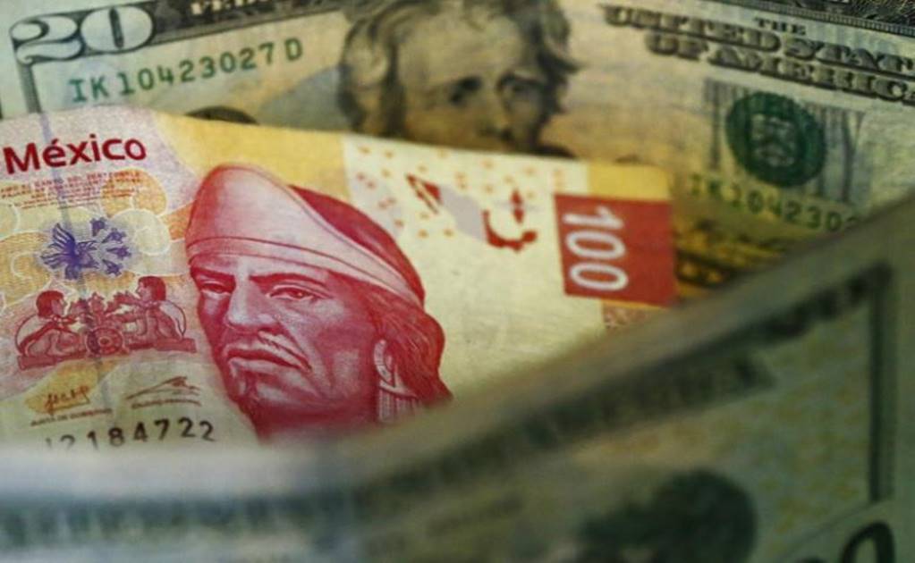 Mexico's peso hits record low as U.S. election tightens