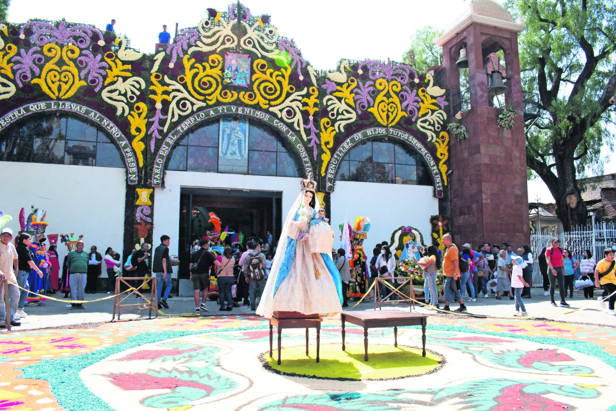 Festejan en Coyoacán a “la patrona”
