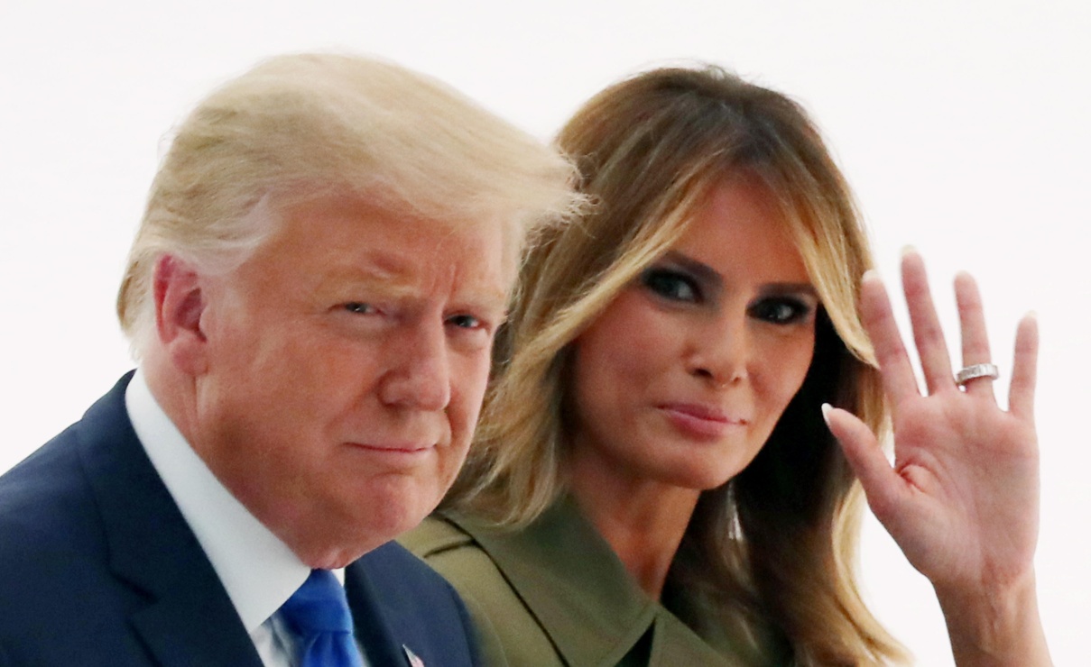 Melania Trump apoya a su esposo, Donald Trump, con una breve aparición