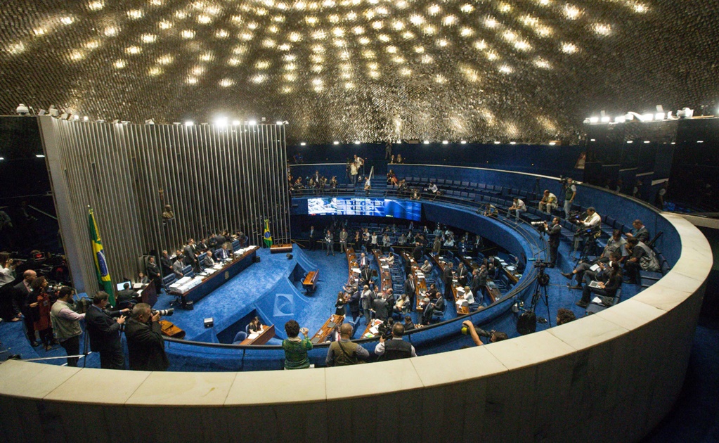 Elige Senado comisión de juicio político contra Rousseff