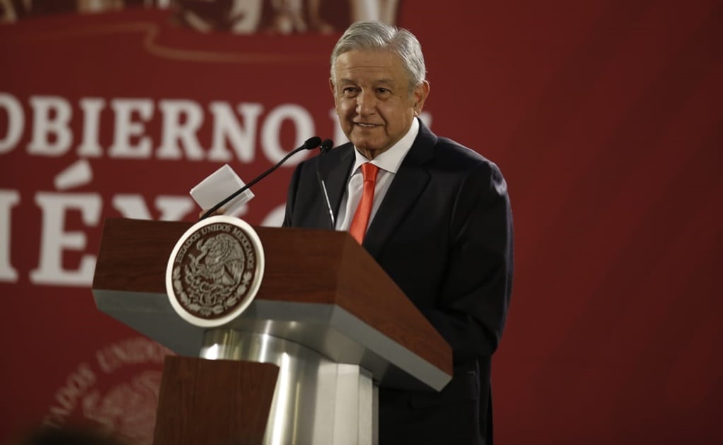 No puedo renunciar a mi salario porque vivo de mis ingresos: AMLO