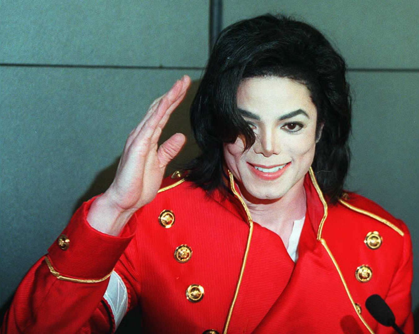 Louis Vuitton le dice adiós a su colección inspirada en Michael Jackson