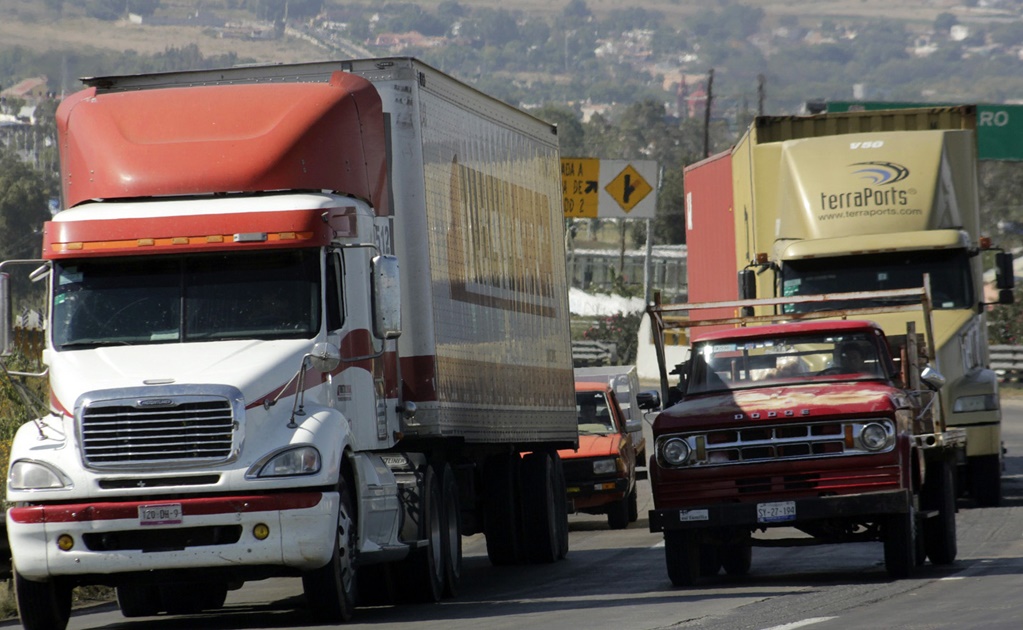Registran aumento en producción y exportación de camiones pesados