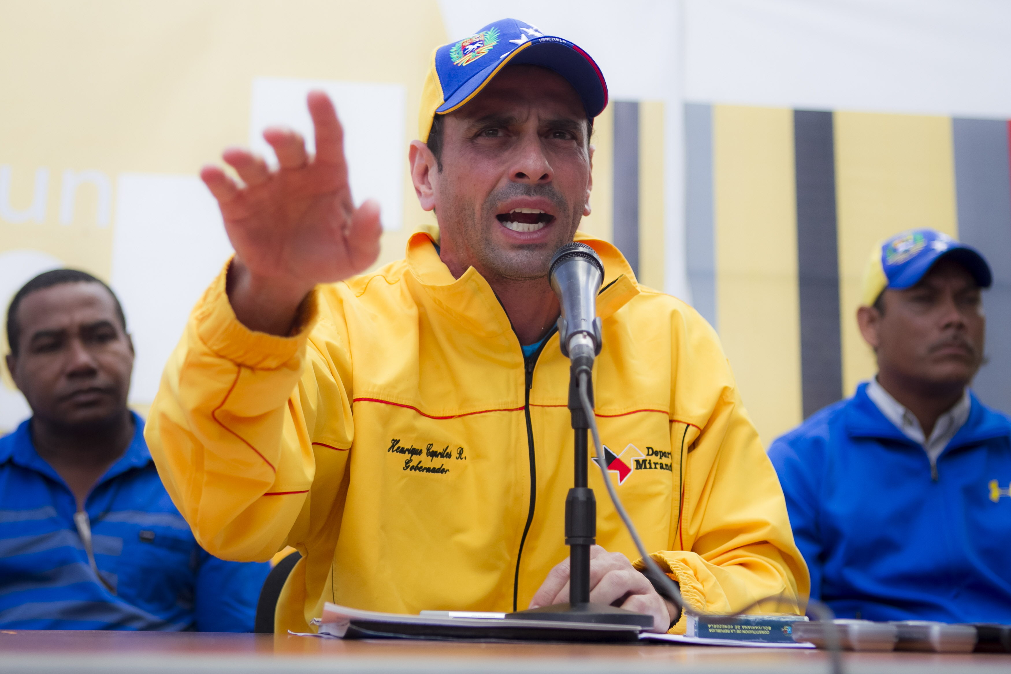 Afirma Capriles que gobierno de Maduro abandonó mesa de diálogo