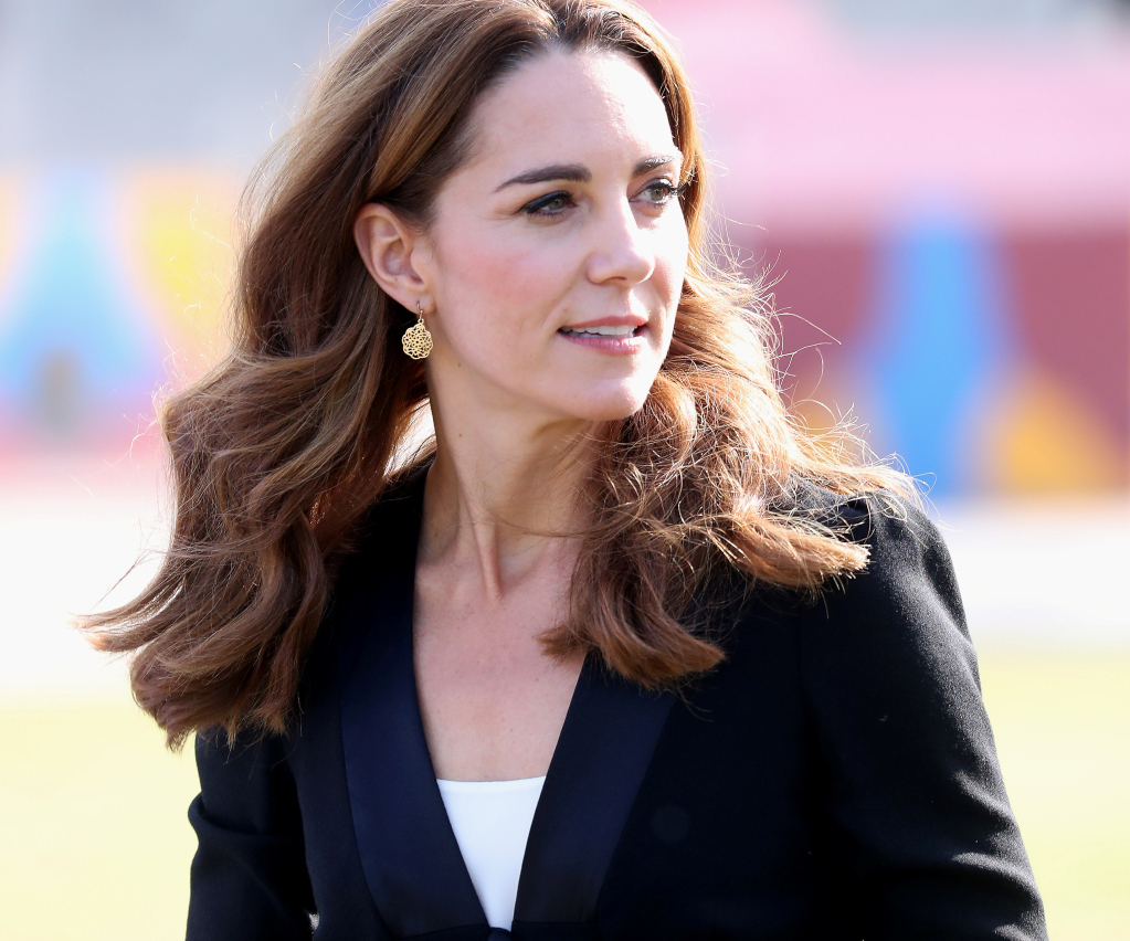 Kate Middleton opta por el binomio perfecto para sus últimos looks en su gira por Pakistán