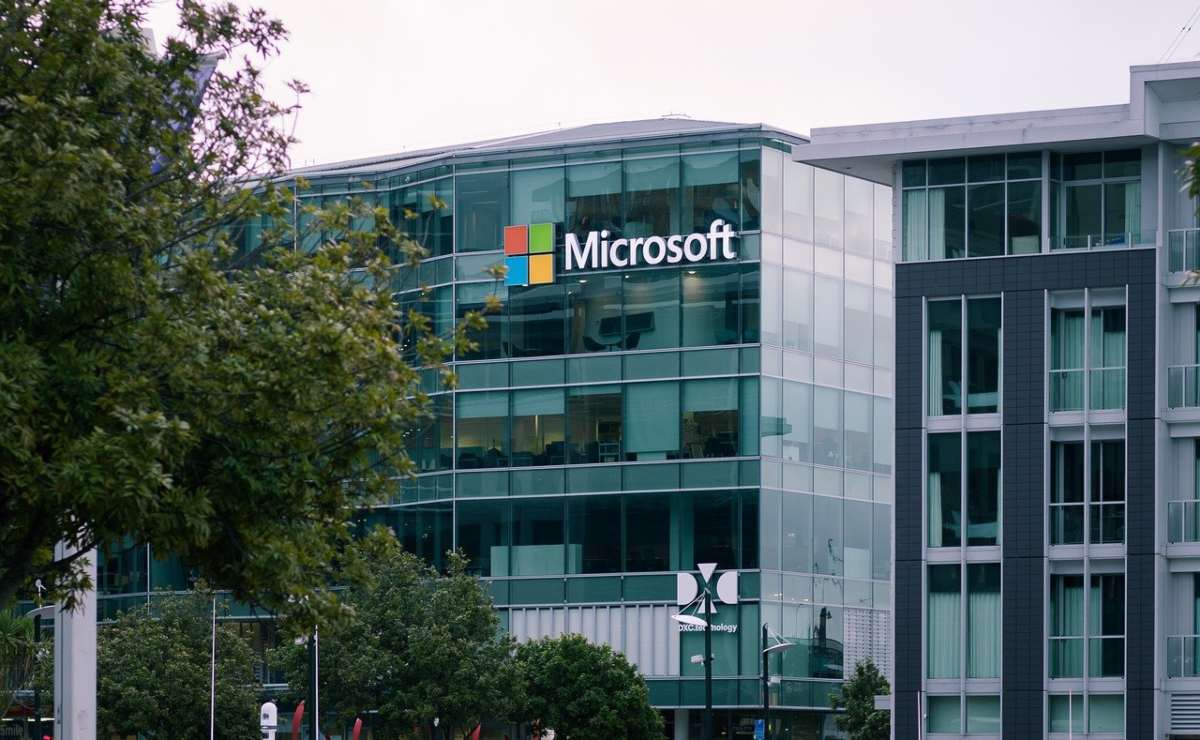 Microsoft pospone por tiempo indefinido regreso a oficinas, debido a repunte de Covid 