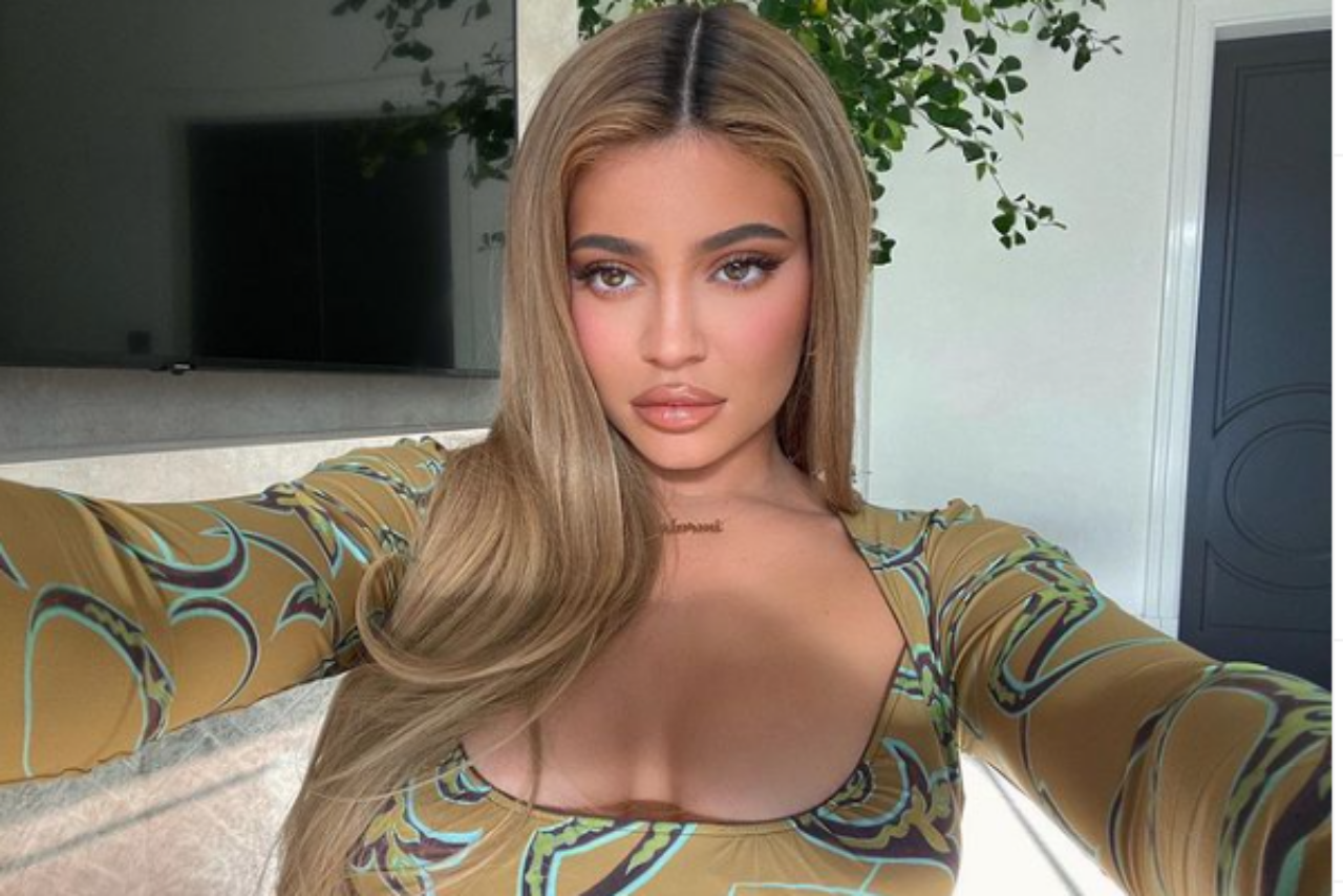 Kylie Jenner conquista Instagram con un mini bikini rojo