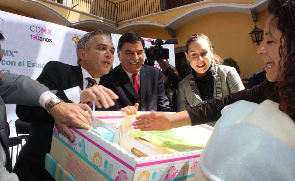 Mancera firma convenio para llevar “El médico en tu casa” a Tlaxcala
