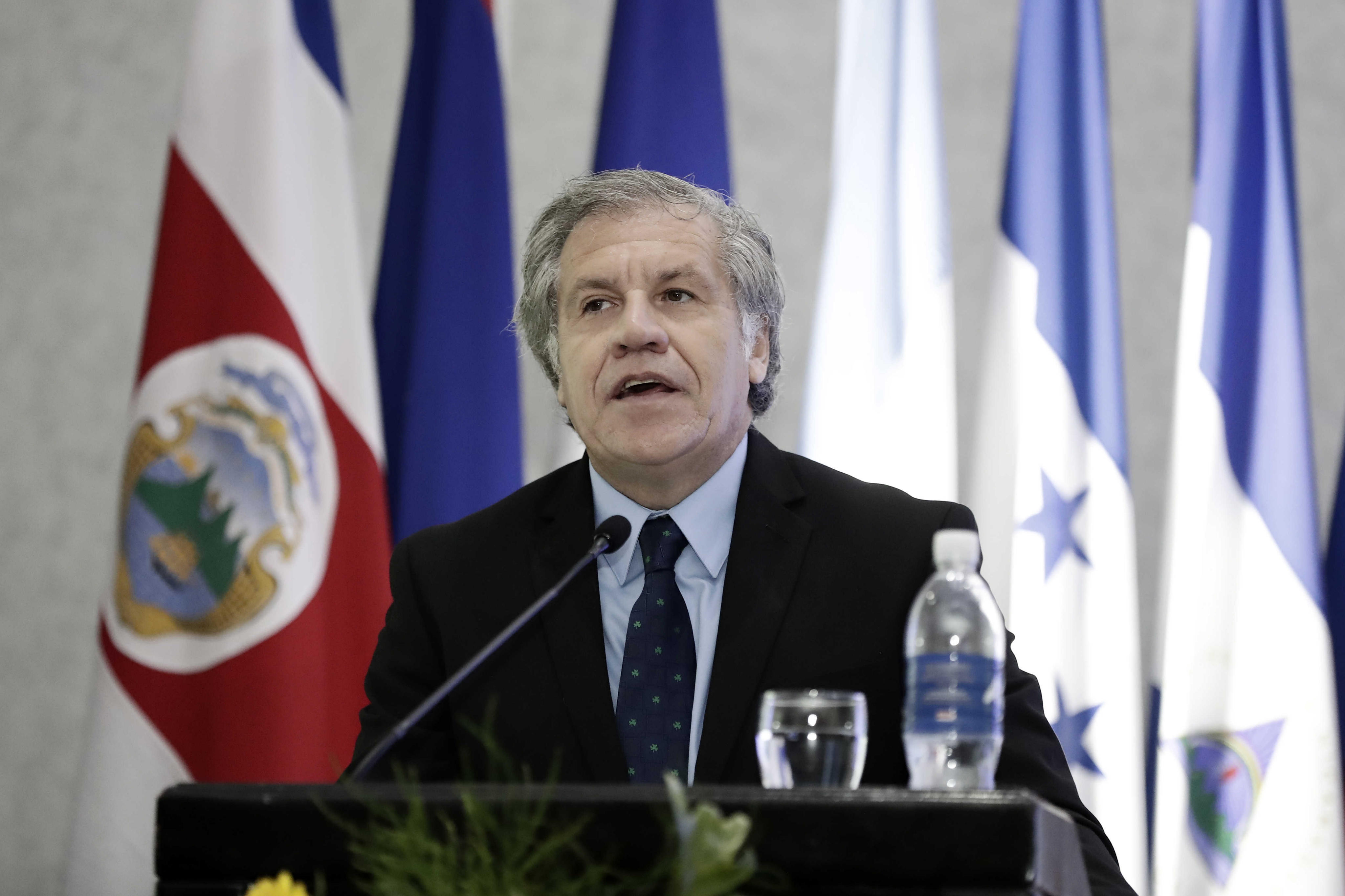 Almagro pide usar Carta Democrática de OEA para "actuar" en Venezuela