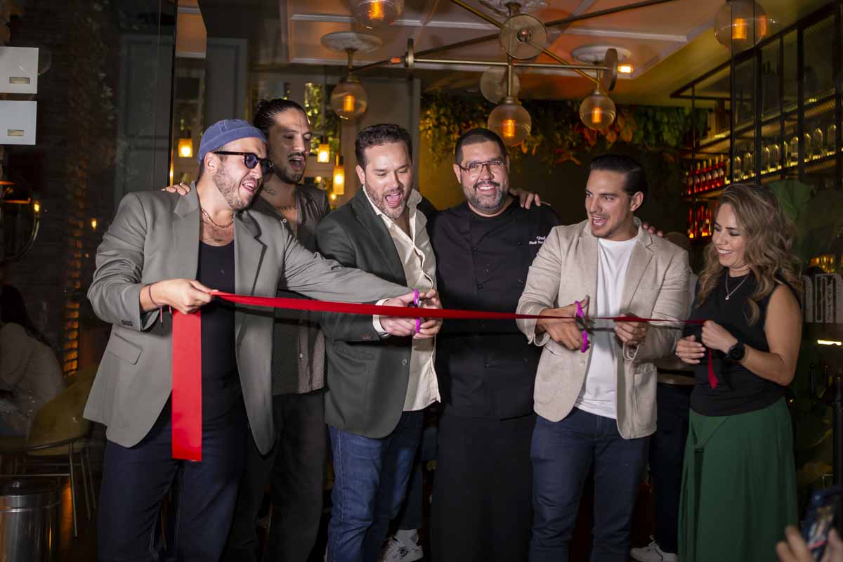 Vadhir Derbez y el chef Abel Hernández inauguran Fiamma