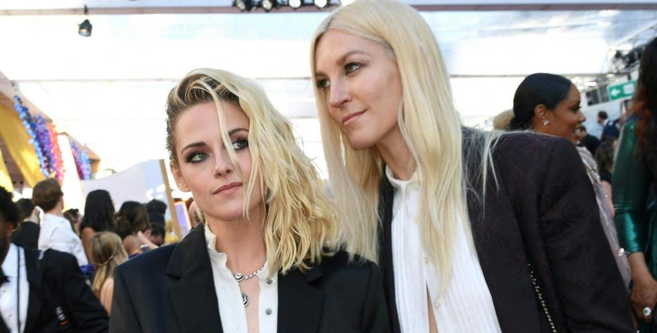 Kristen Stewart y su novia por primera vez juntas en los Oscars 2022