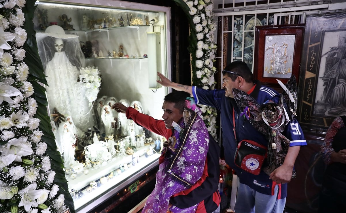 Santa Muerte: El culto que dejó dos heridos por explosión en procesión de Catemaco