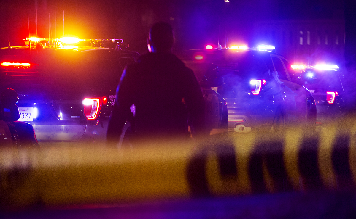 Tiroteo en Carolina del Norte deja un alguacil muerto y varios heridos; el tirador sigue atrincherado