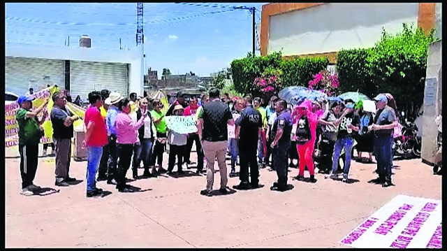 Vendedores denuncian abusos en Chiconcuac