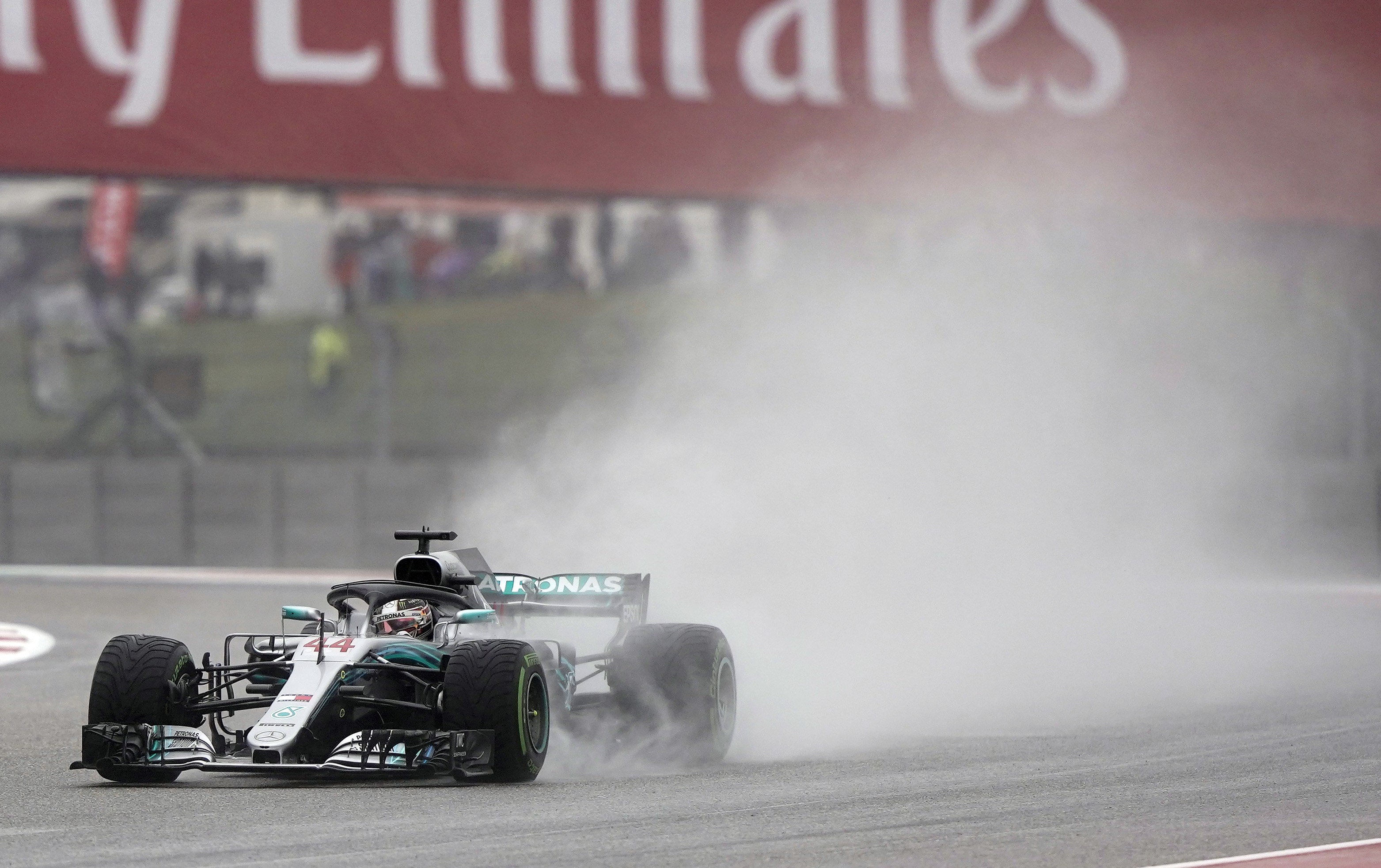 Lewis Hamilton acaricia un nuevo título de Fórmula 1