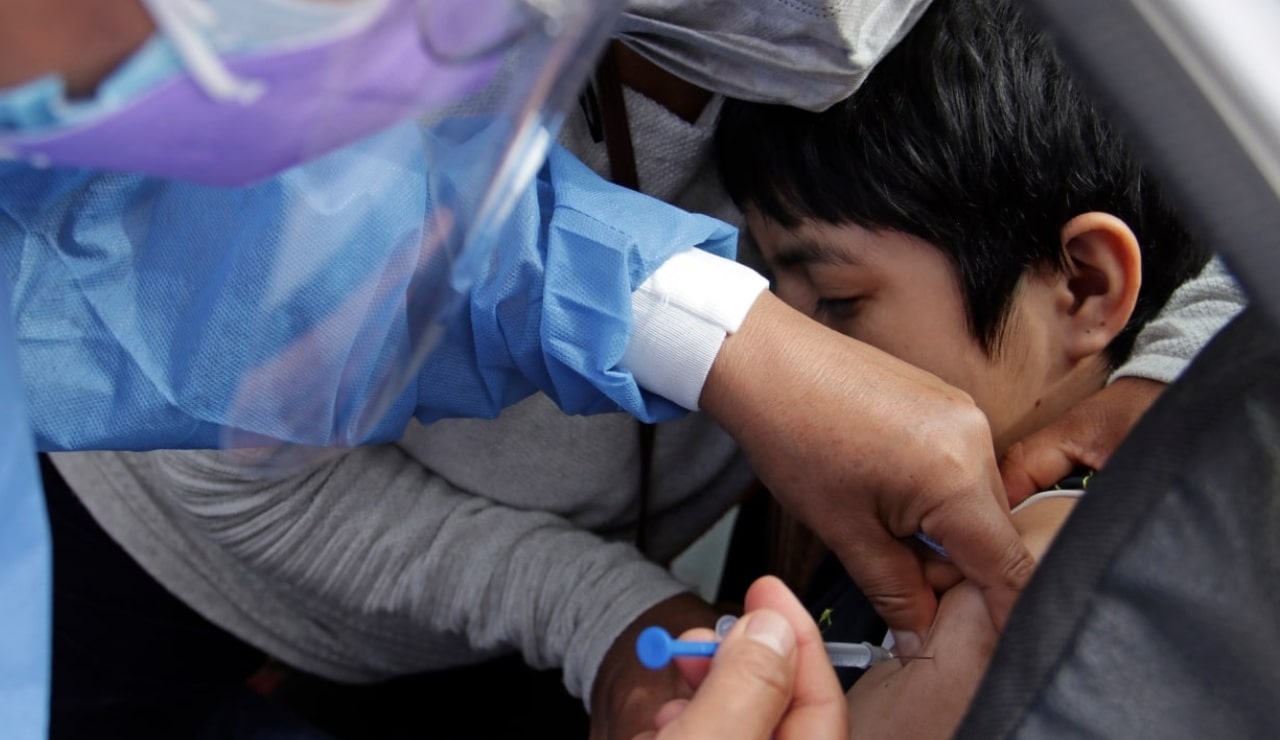Inicia vacunación contra Covid-19 para menores de 12 a 17 años con enfermedades crónicas en Saltillo y Torreón