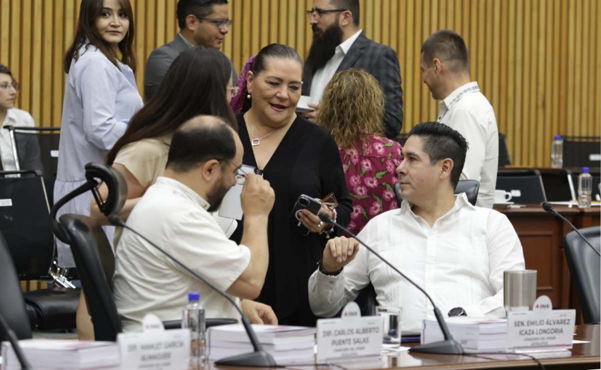 Representantes de oposición ante el INE reconocen reto de redefinirse, pero exigen diálogo con nuevo gobierno