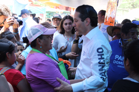 Escucha demandas de locatarios en Tequis