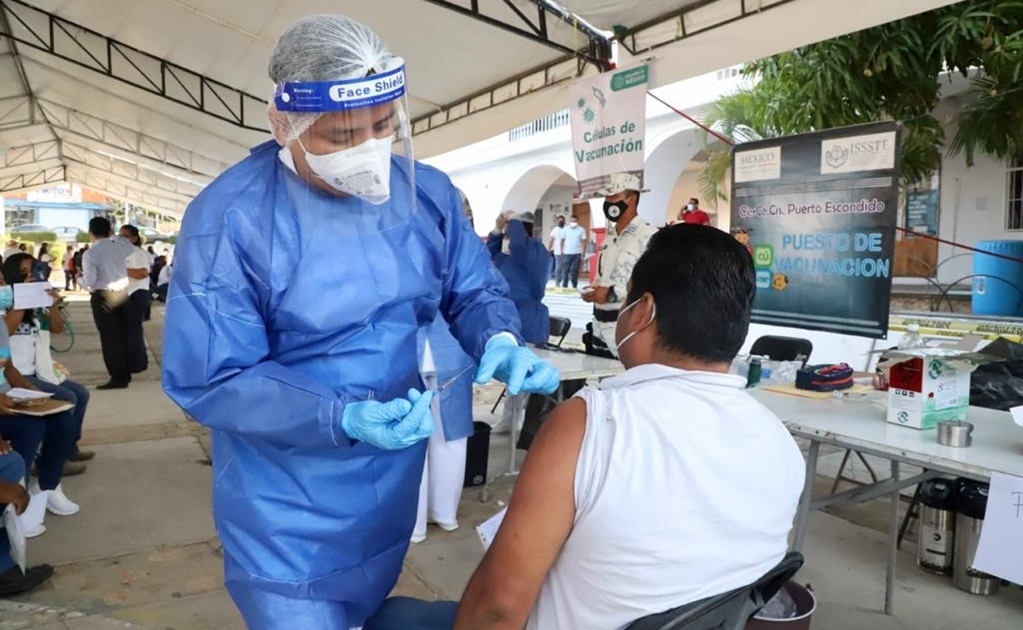 Oaxaca rompe récord de número de vacunas antiCovid aplicadas en un día