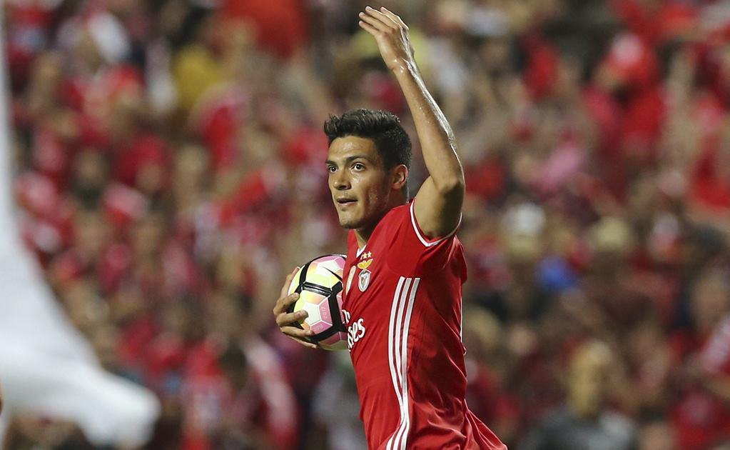 Raúl Jiménez rescata el empate para el Benfica